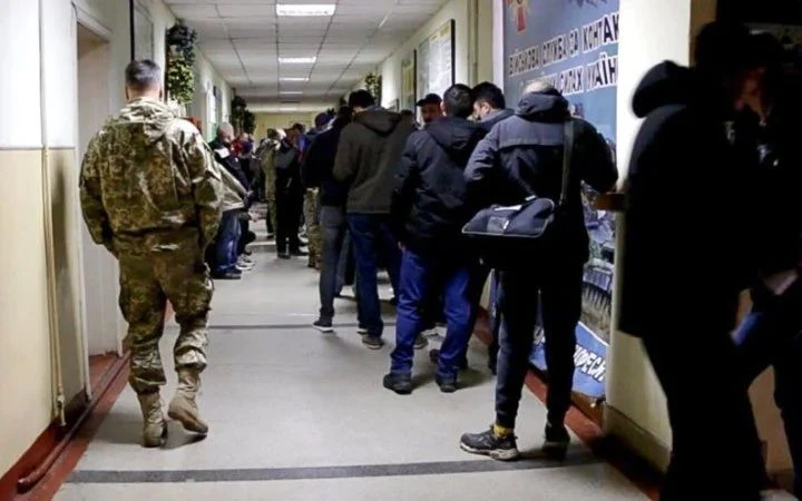 Після контракту можуть знову мобілізувати: чому відстрочка поки не діє