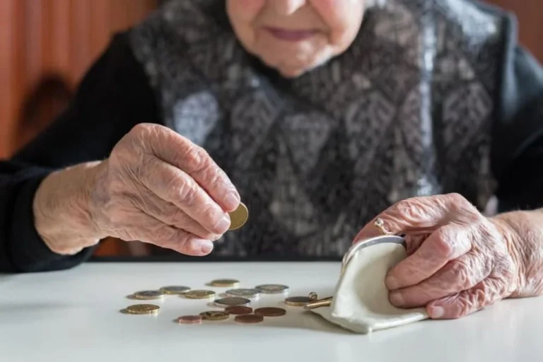 Пенсію після 65 років можуть підвищити автоматично: кому доплатять до 4213 гривень