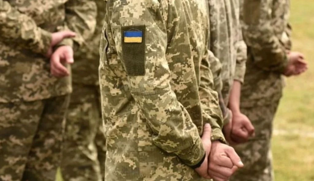 Від 10 до 30 тисяч доларів за виключення з обліку: юрист оцінив нелегальні схеми